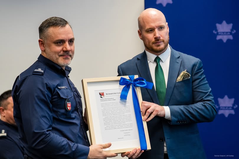 Burmistrz Gołdapi na naradzie z policją podsumowującej miniony rok